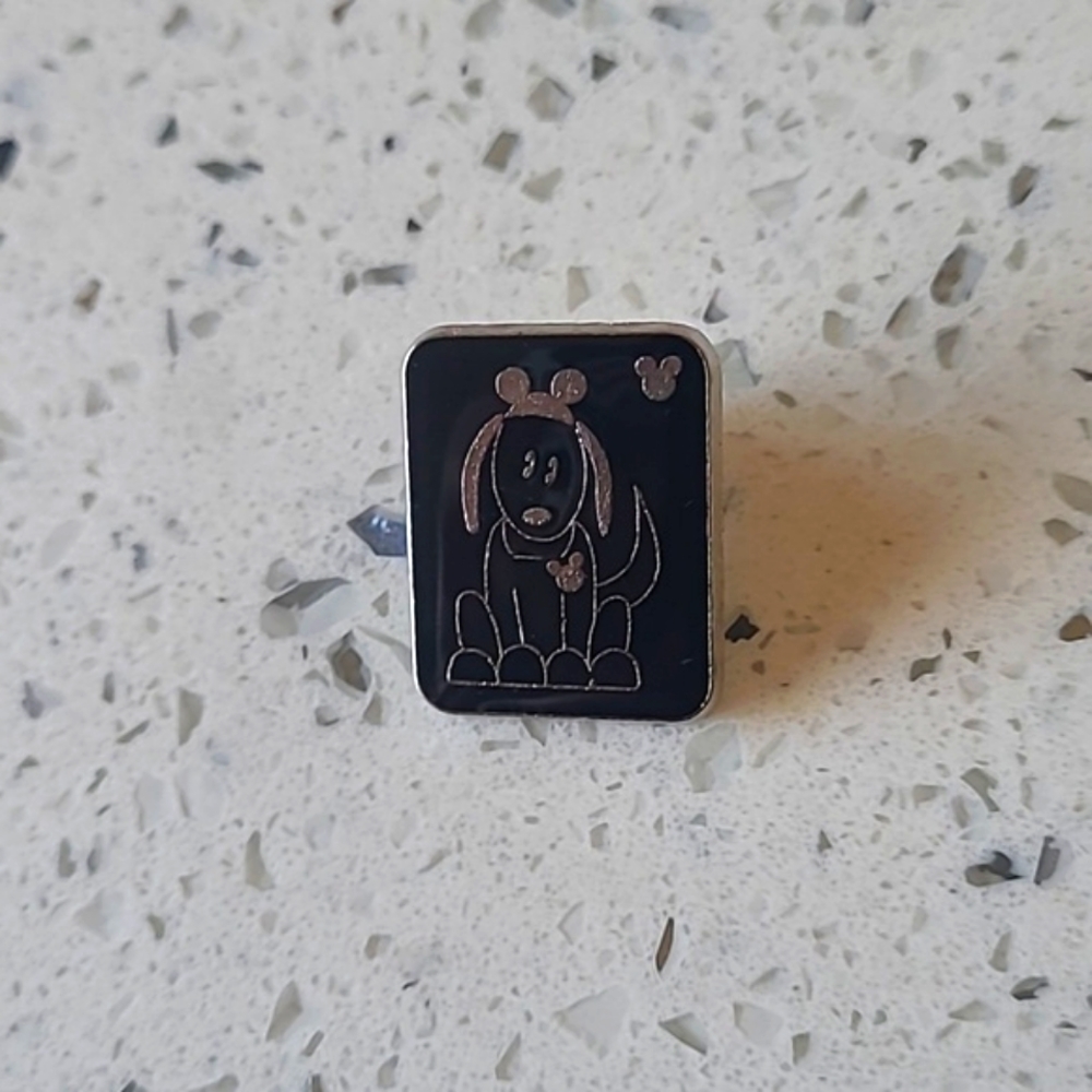 Official Disney Parks Puppy Dog Family Member Window Sticker Pin